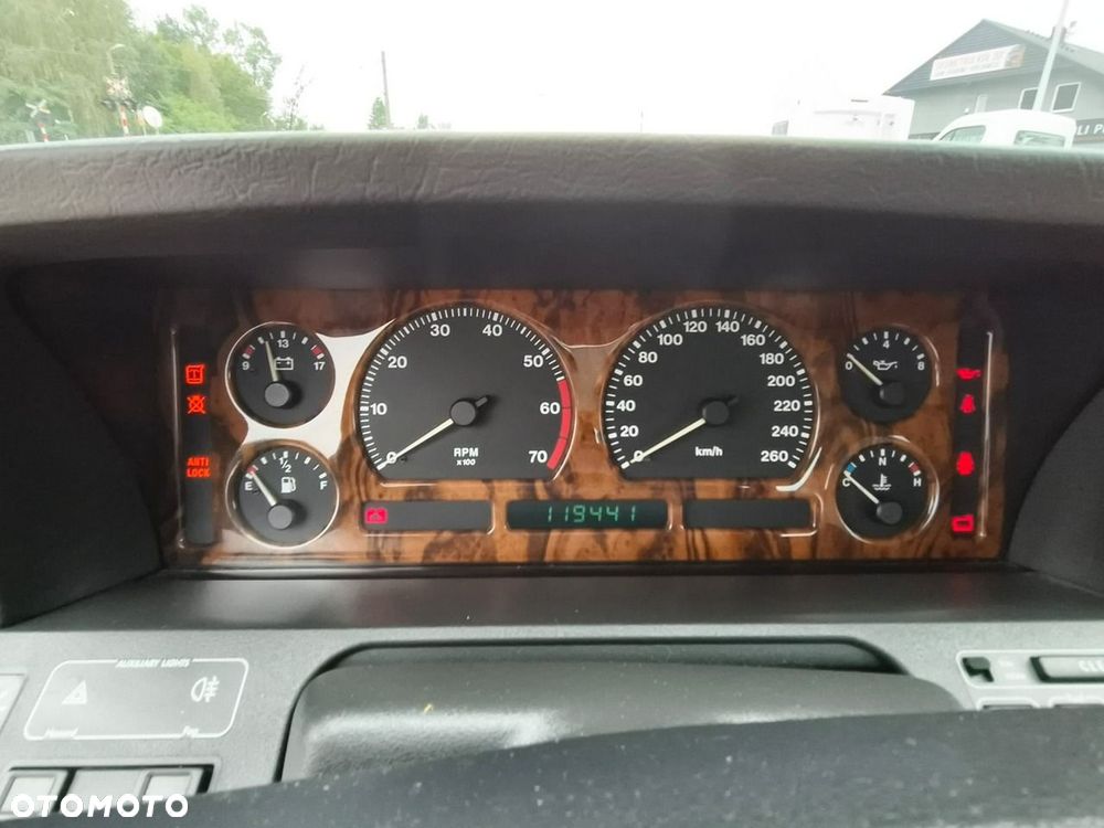 Jaguar XJ - 13