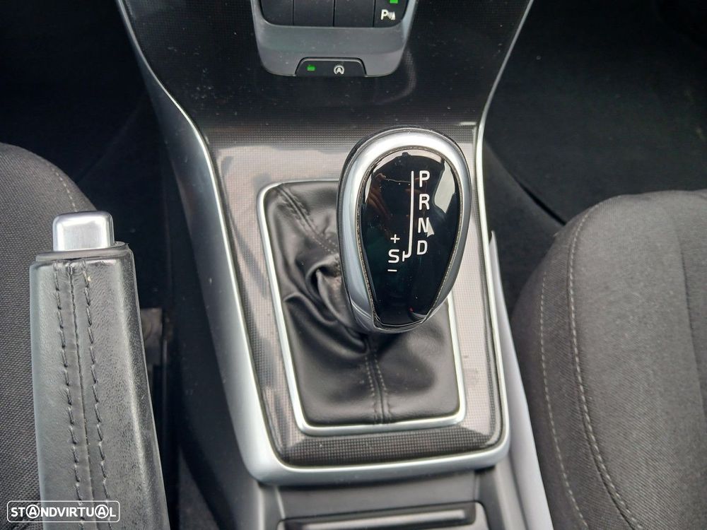 Volvo V40 2.0 D2 Momentum Geartronic - 27