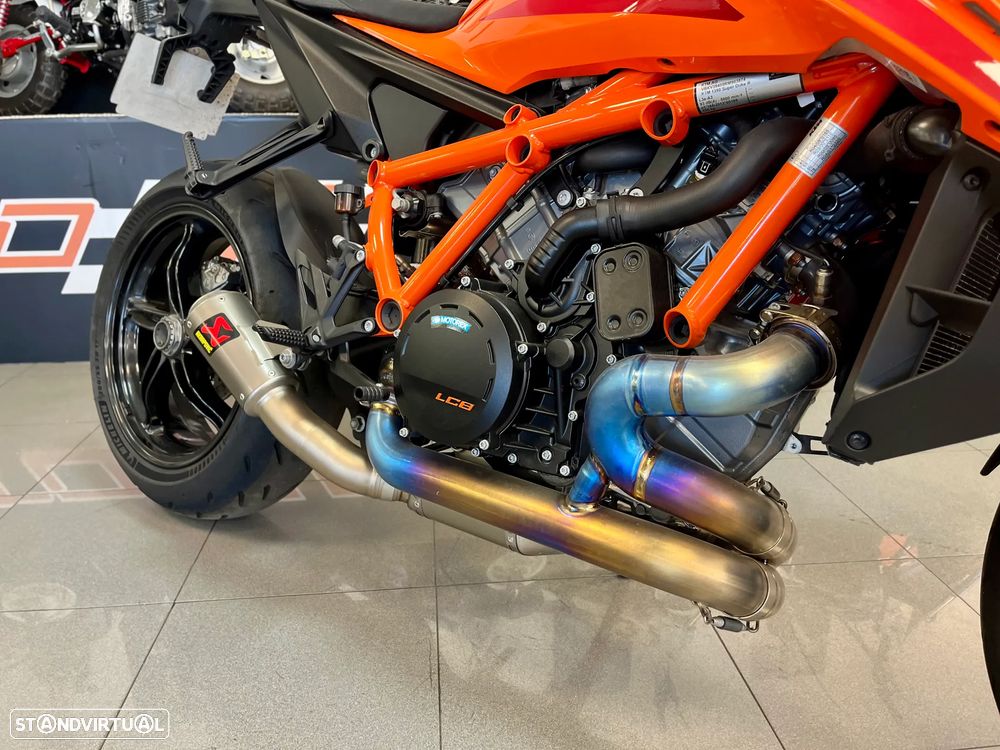 KTM 1390 Super Duke R - 4