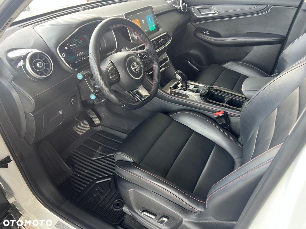 MG HS 1.5 T-GDI Excite DCT - 17