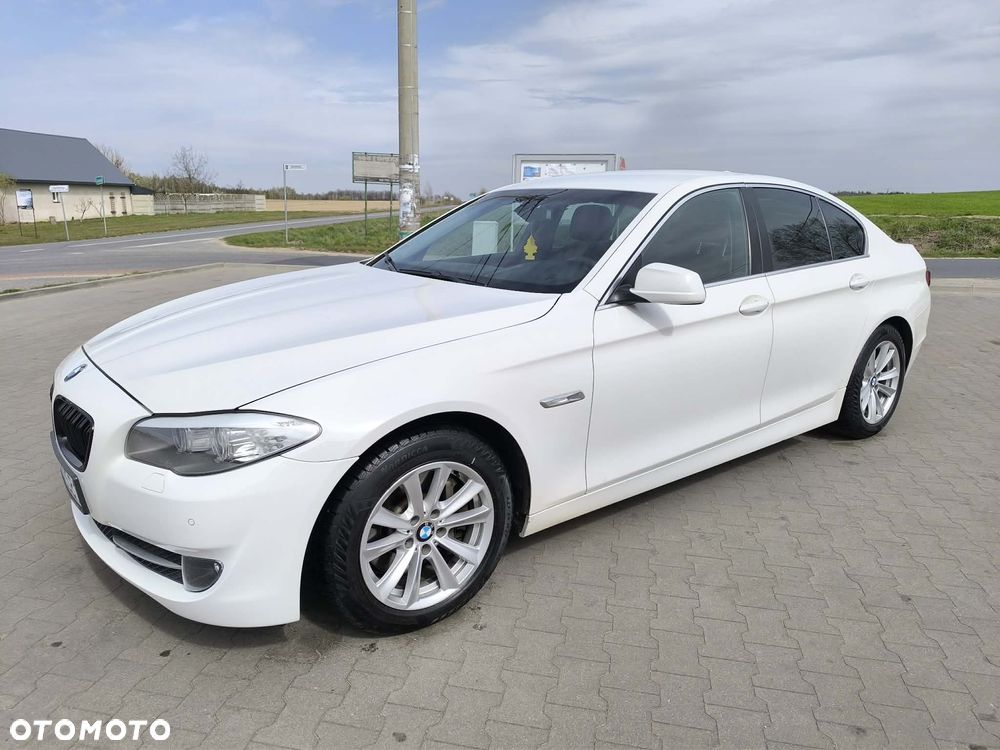 BMW Seria 5 525d xDrive - 4