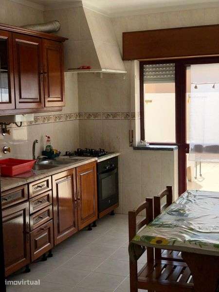 Peniche- Apartamento T2 para alugar em tempo escolar - Grande imagem: 4/8