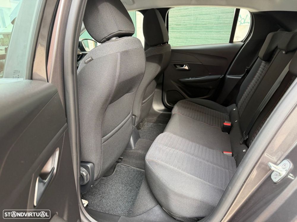 Peugeot 208 1.2 PureTech Active Pack - 29