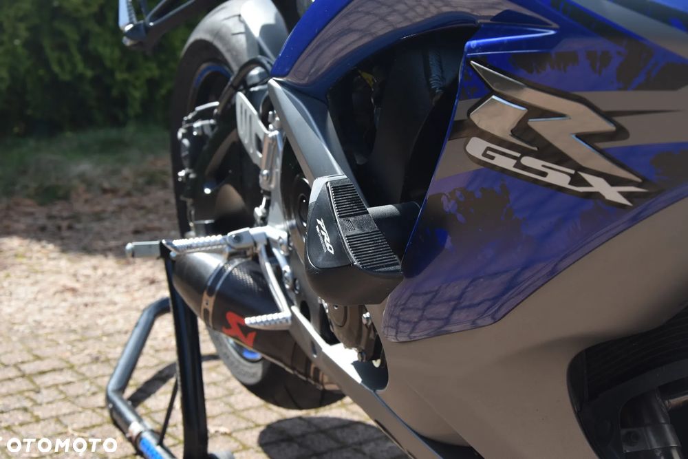 Suzuki GSX-R - 16
