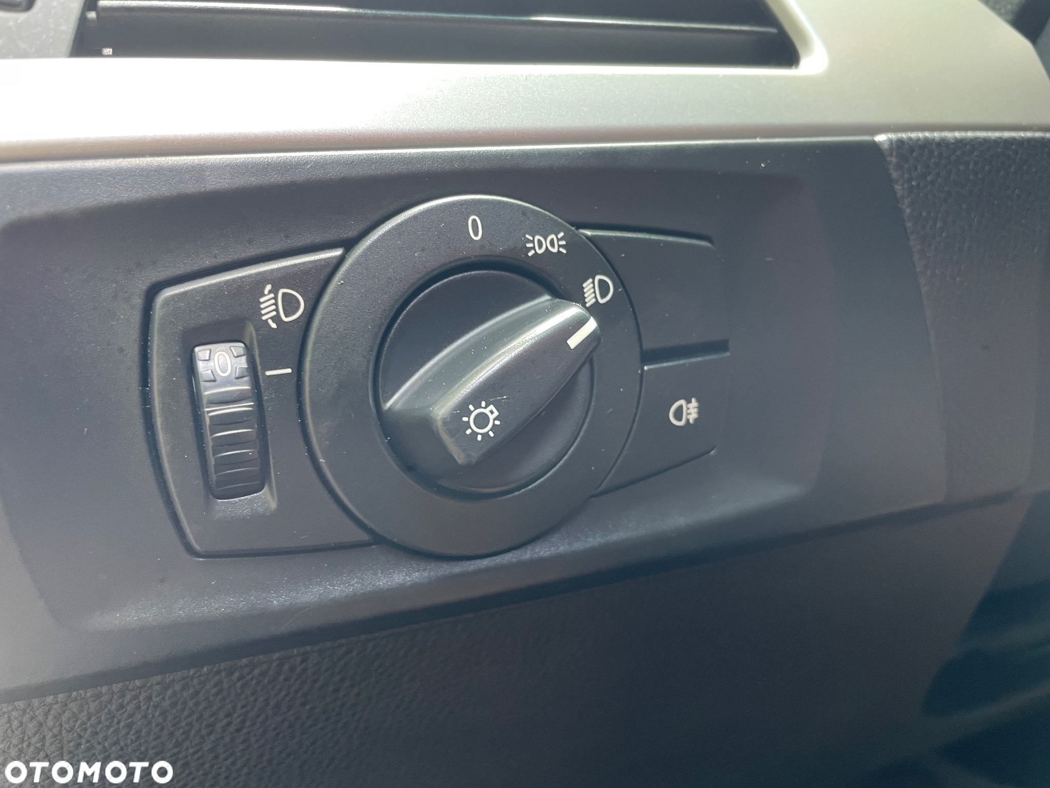 BMW Seria 3 320d DPF Touring - 26