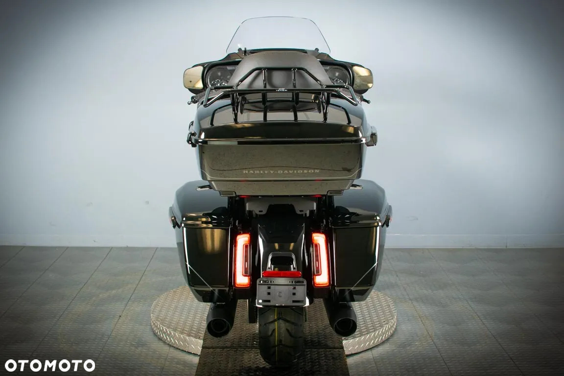 Harley-Davidson Touring Street Glide - 8