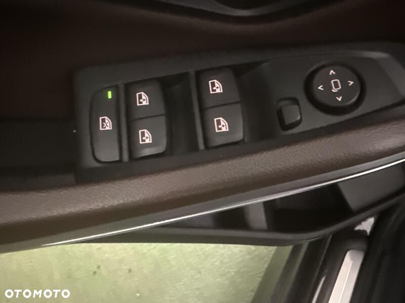 BMW Seria 3 318i - 12
