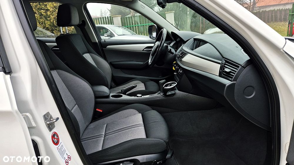 BMW X1 sDrive18i xLine - 38