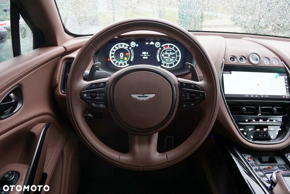 Aston Martin DBX - 29