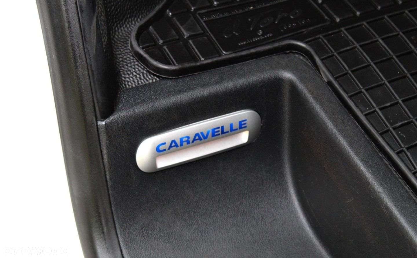 Volkswagen Caravelle - 10