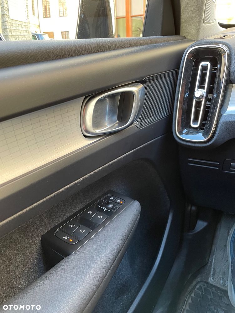 Volvo XC 40 T3 Momentum Pro - 11