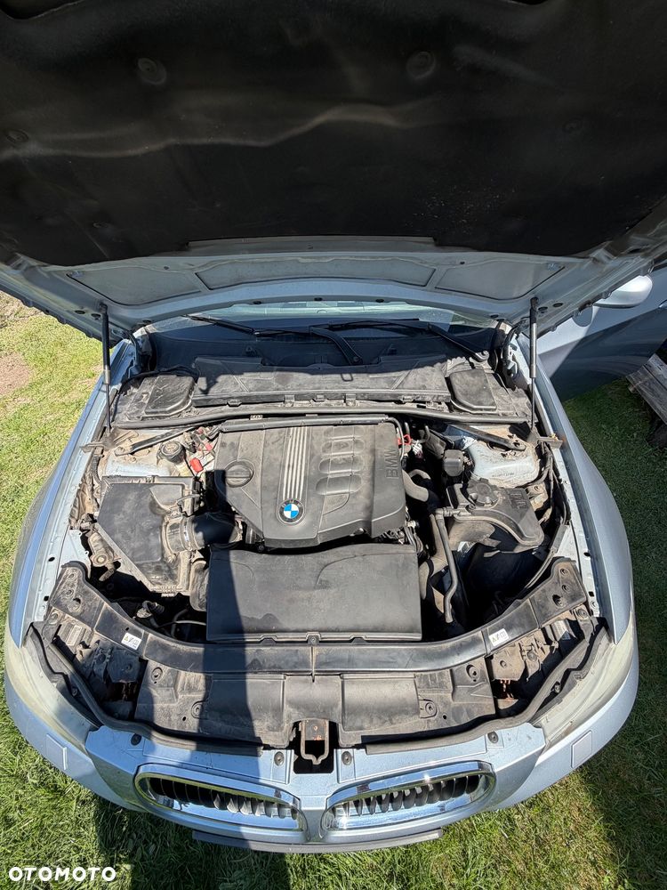 BMW Seria 3 320d DPF Efficient Dynamics Edition - 17