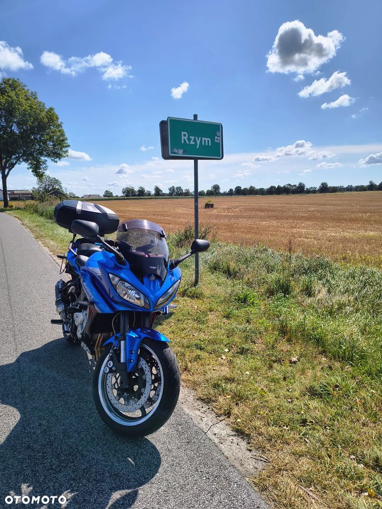 Yamaha FZ - 7
