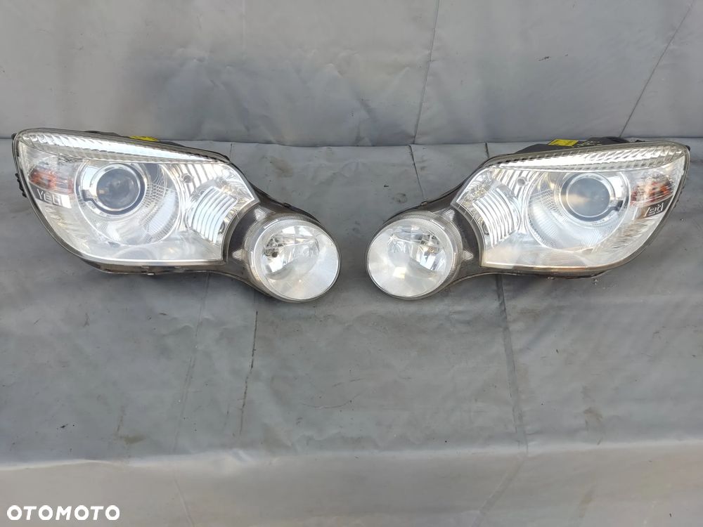 SKODA YETI LAMPA PRZÓD PRZEDNIA PRAWA LEWA XENON UK ANGLIK