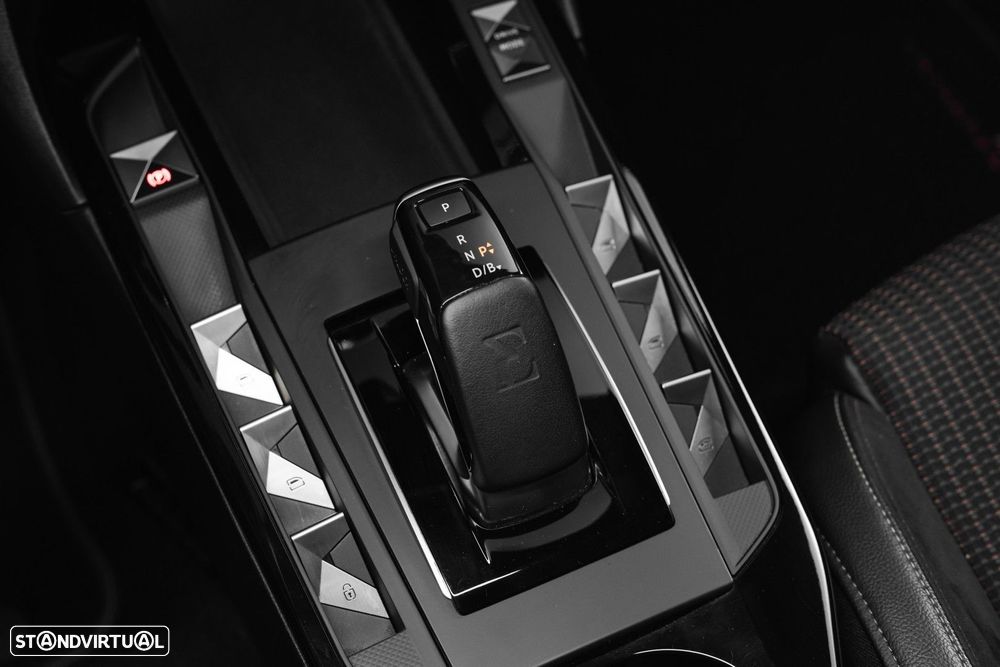 DS DS3 Crossback E-TENSE PERFORMANCE LINE - 29