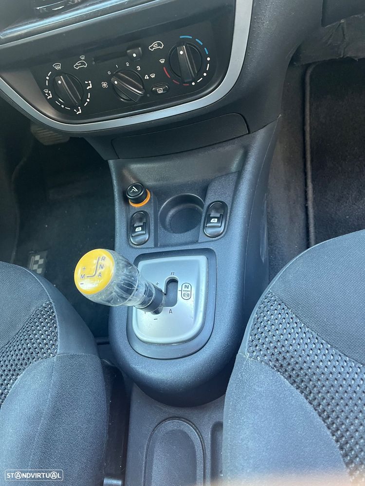 Citroën C2 1.4 VTR Sensodrive — fotografia 8