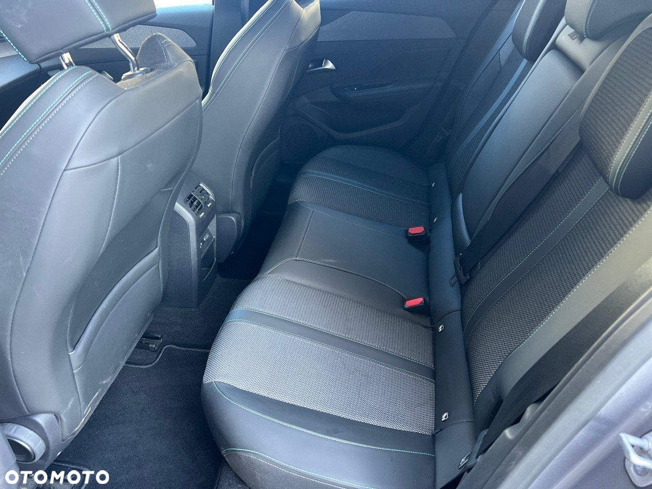 Peugeot 308 1.2 PureTech Allure S&S EAT8 - 10