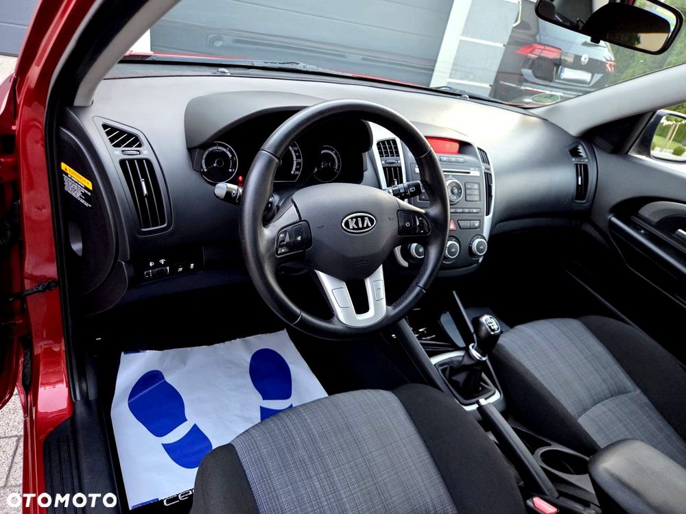 Kia Ceed - 15