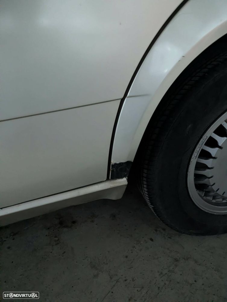 Alfa Romeo 75 - 7