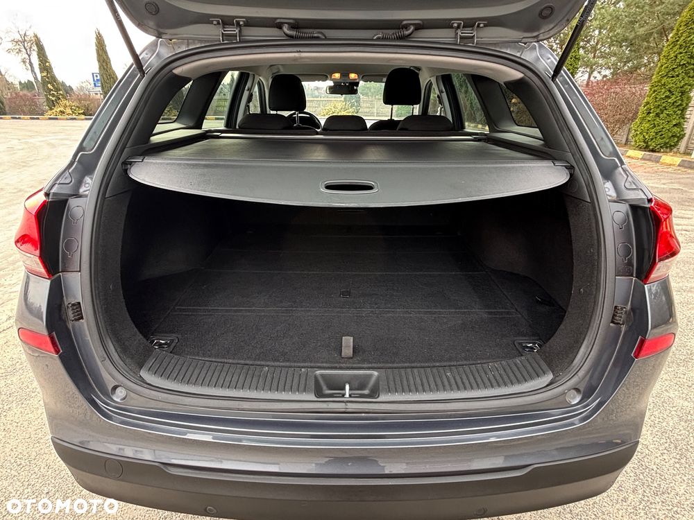 Hyundai i30 blue Kombi 1.4 Classic Navigation - 36