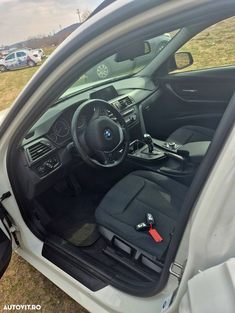 BMW Seria 3 320d Aut. Efficient Dynamics Edition - 13
