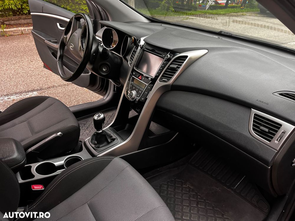 Hyundai i30 1.6 CRDI Comfort - 2