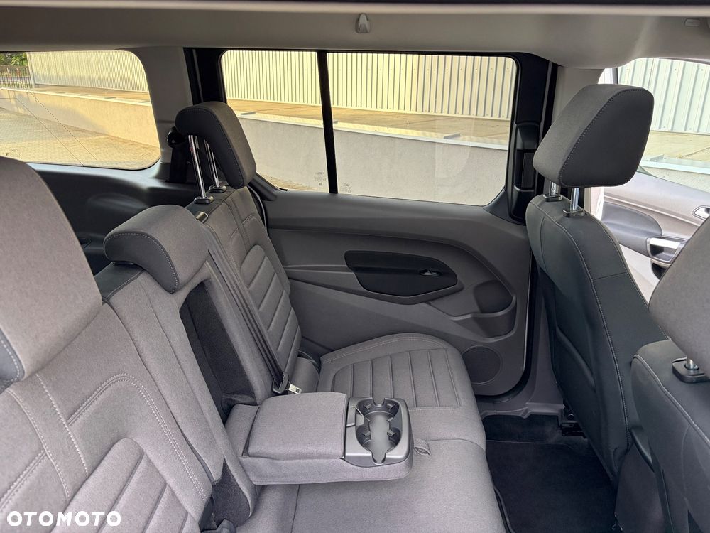 Ford Tourneo Connect Grand - 33