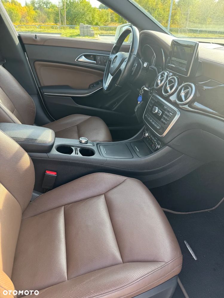 Mercedes-Benz CLA 250 Sport 7G-DCT - 19