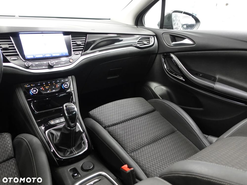 Opel Astra 1.6 BiTurbo D (CDTI) Start/Stop Innovation - 33