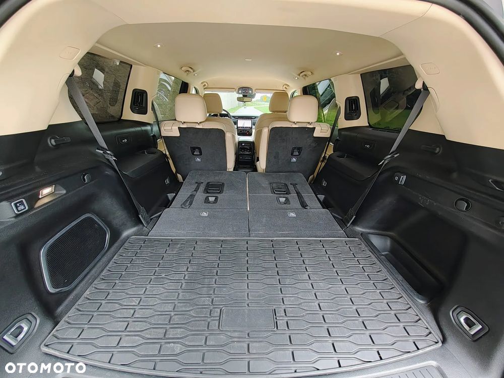 Jeep Grand Cherokee - 38