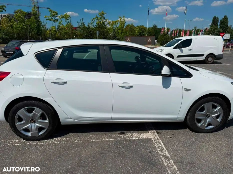 Opel Astra 2015 photo 4