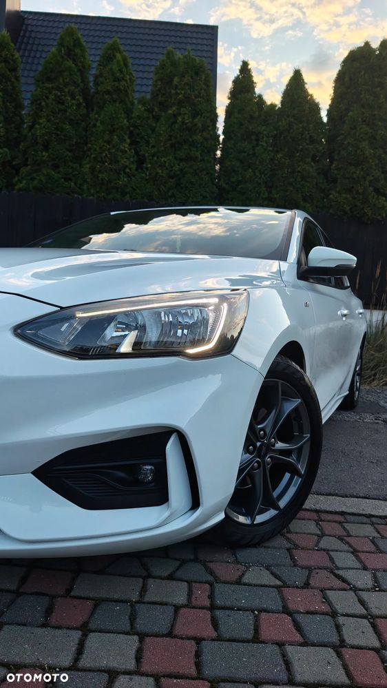 Ford Focus 1.0 EcoBoost STart-Stopp-System ST-LINE X - 11