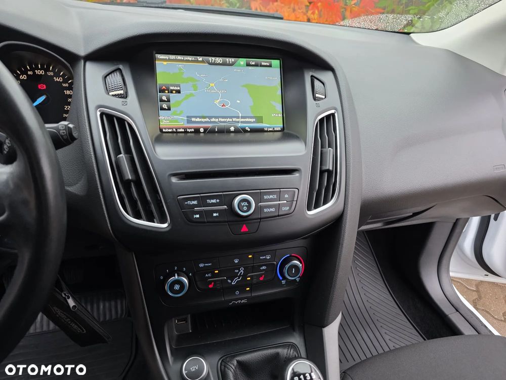 Ford Focus 1.5 EcoBlue Start-Stopp-System TITANIUM - 13