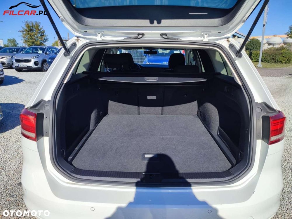 Volkswagen Passat - 21