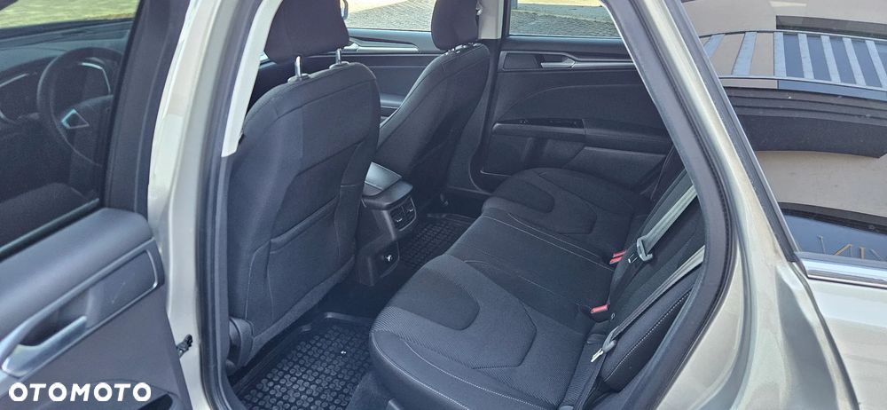 Ford Mondeo 2.0 TDCi Titanium PowerShift - 11