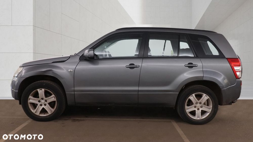 Suzuki Grand Vitara 2.0 - 6