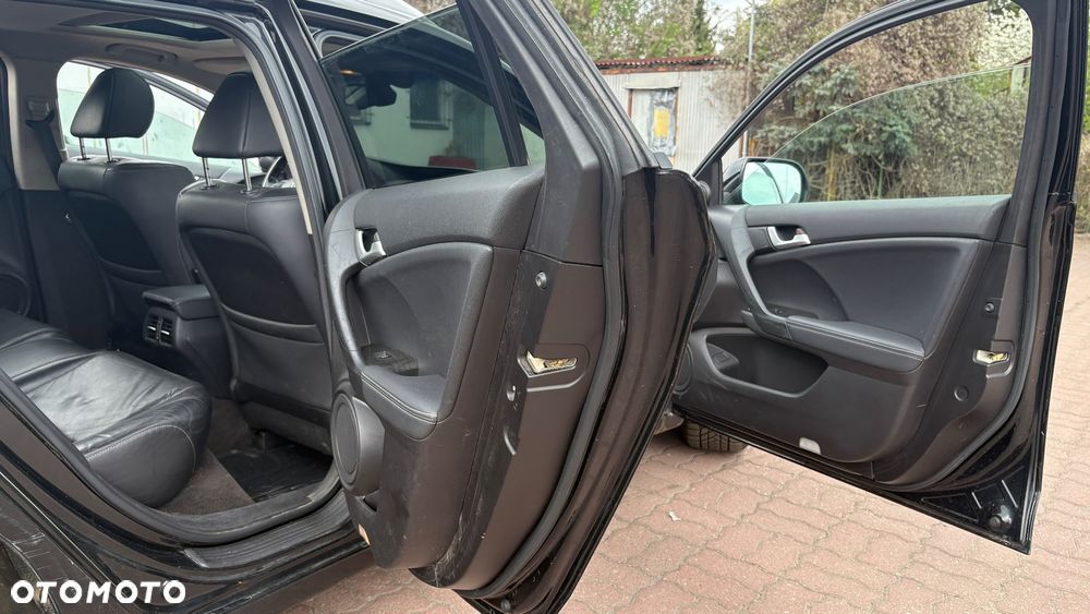 Honda Accord 2.2d Executive Nav - 19