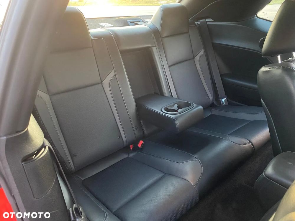 Dodge Challenger 3.6 SXT Plus - 10