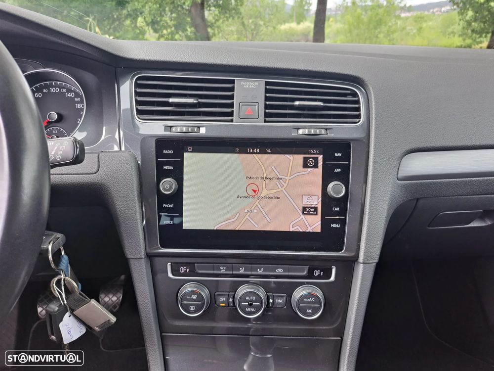 VW Golf 1.6 TDI Highline - 24