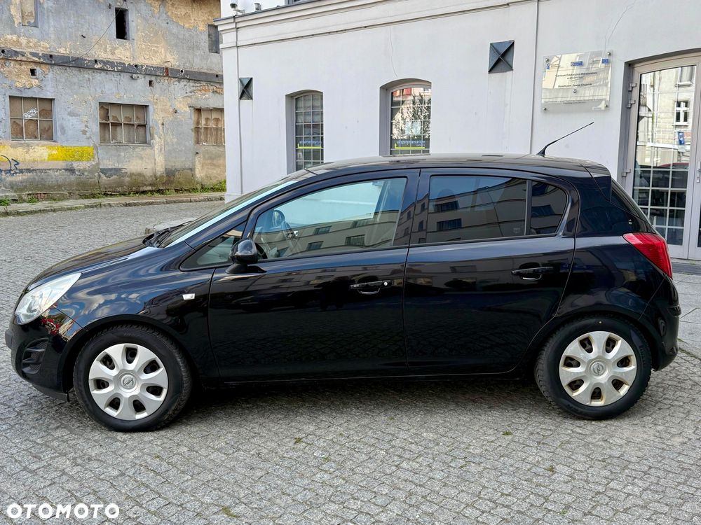 Opel Corsa 1.2 16V Cosmo - 11