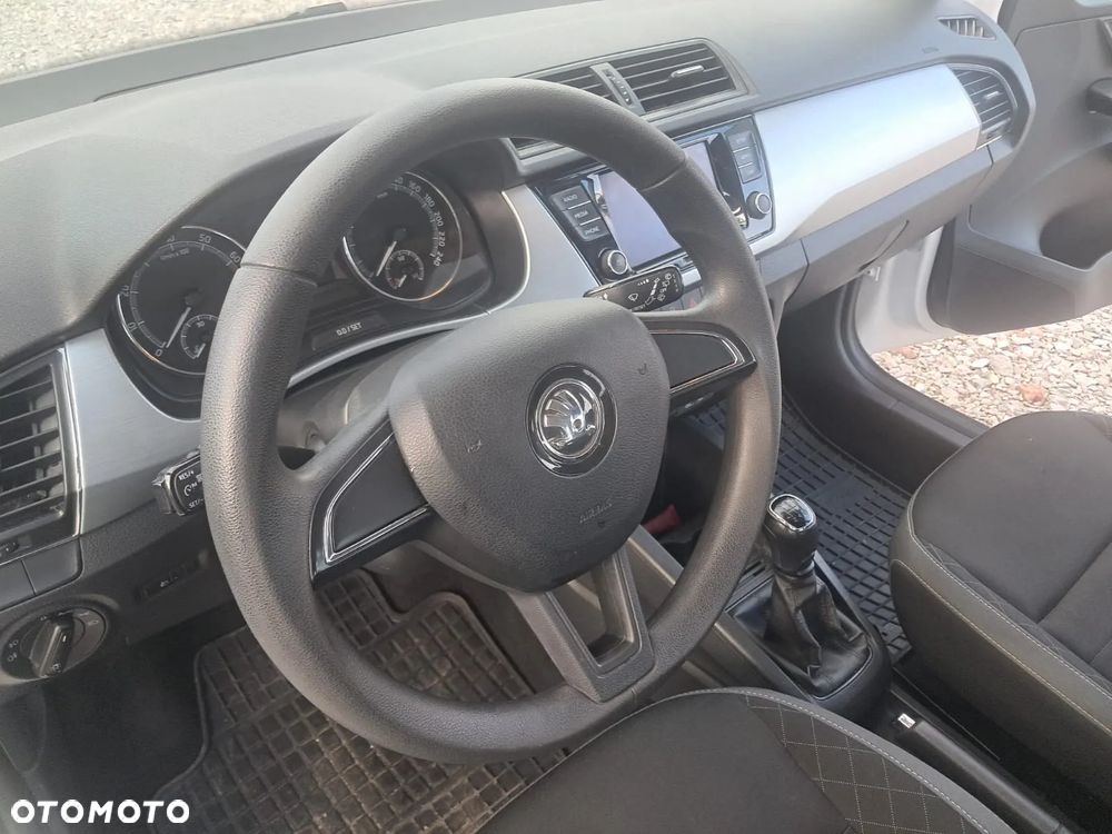Skoda Fabia - 12