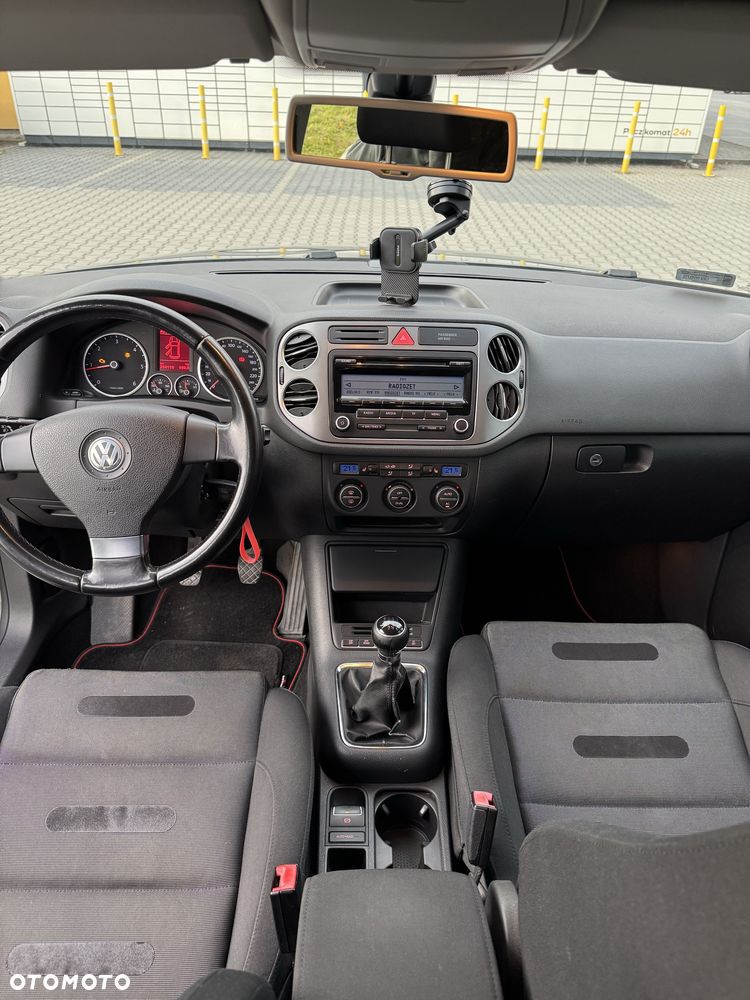 Volkswagen Tiguan - 8