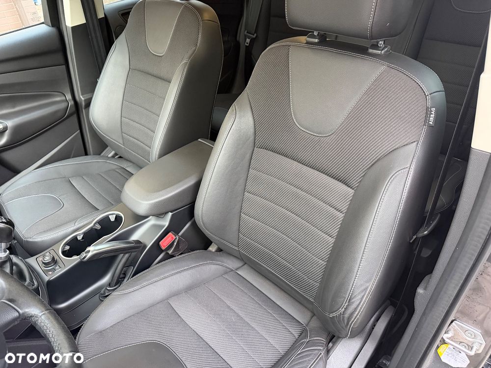 Ford Kuga - 34