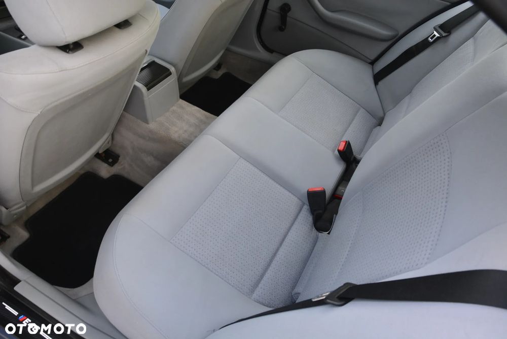 BMW Seria 3 318i - 24