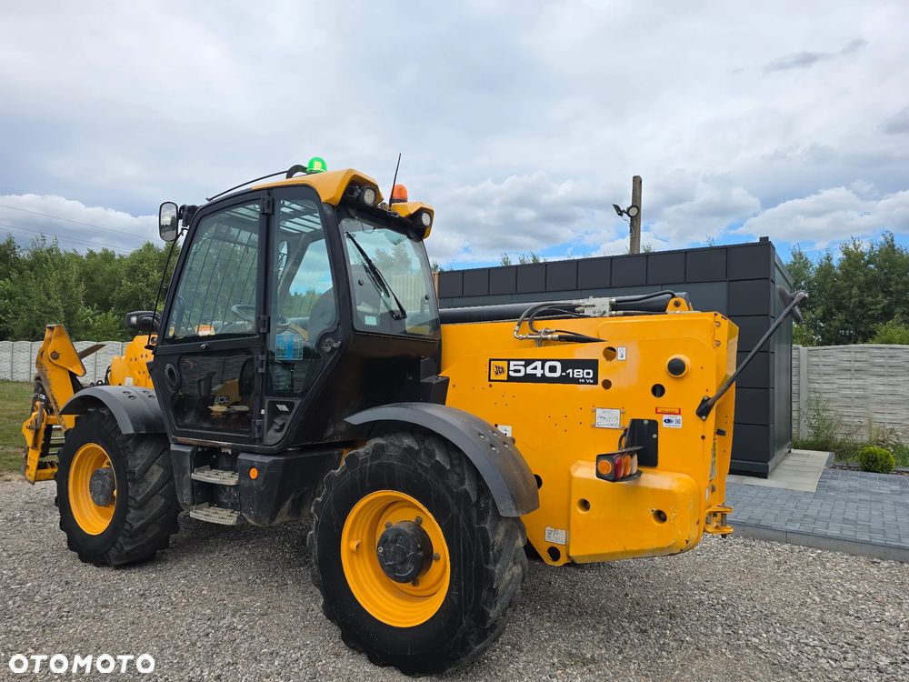 JCB - 4