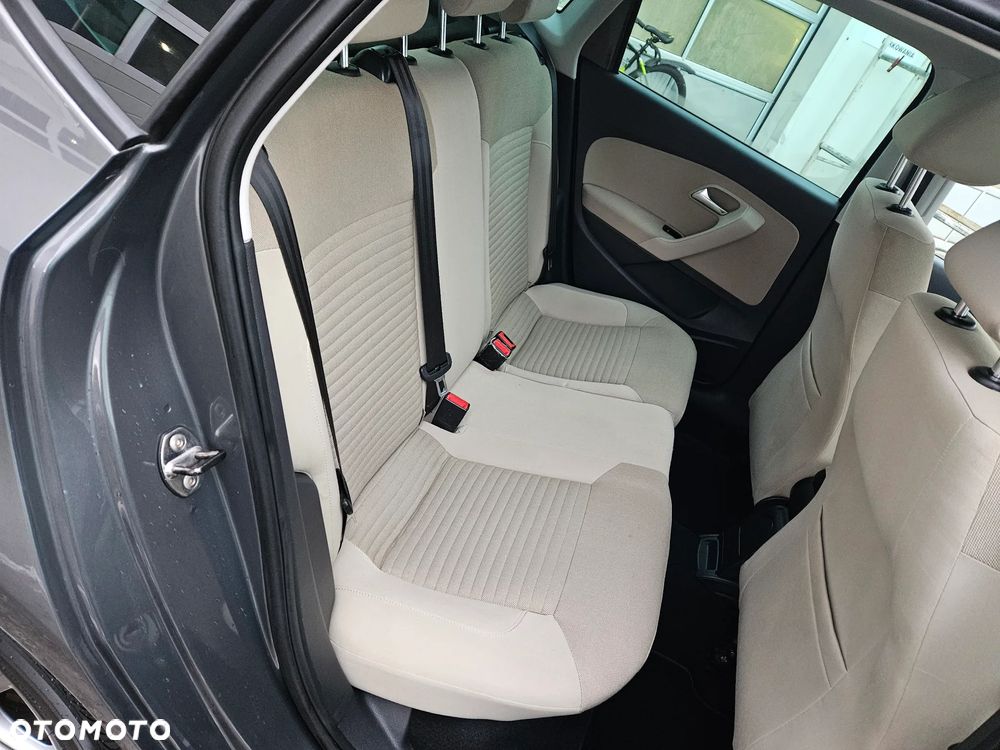 Volkswagen Polo 1.6 TDI DSG Highline - 11