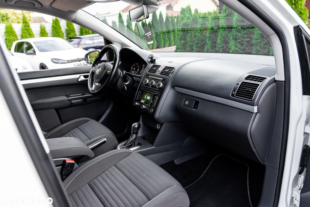 Volkswagen Touran 2.0 TDI DPF DSG Cup - 23