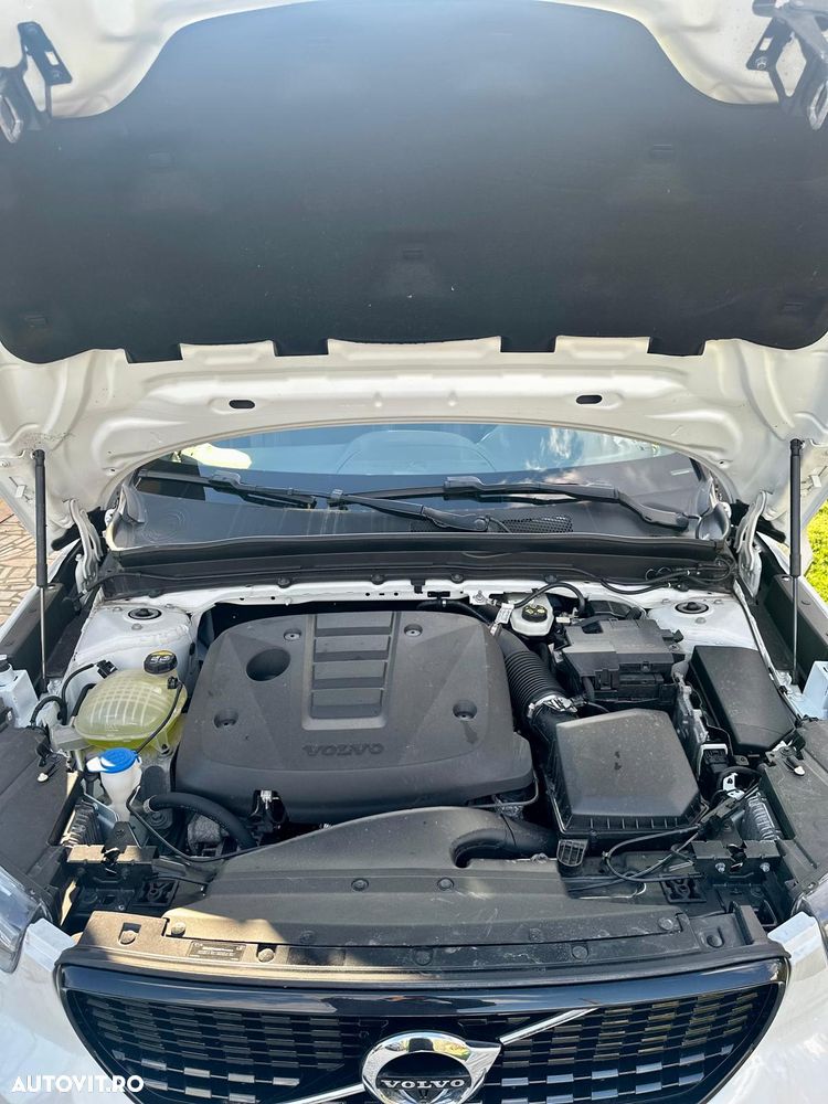 Volvo XC 40 D4 AWD R-Design - 9