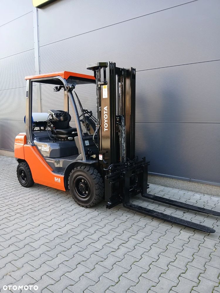 Toyota 02-8FGF25 - 3