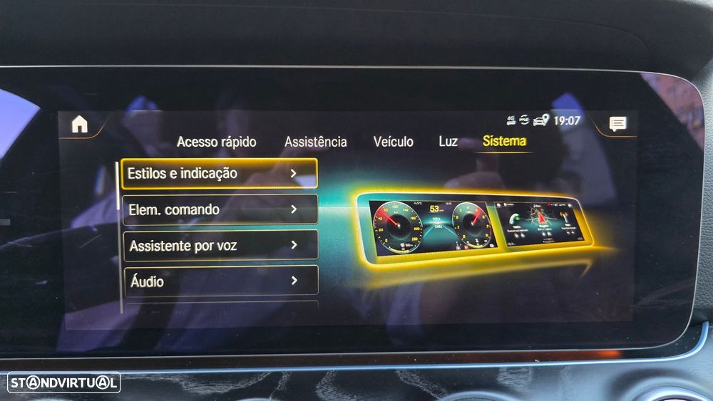 Mercedes-Benz E 220 d Exclusive Line - 29